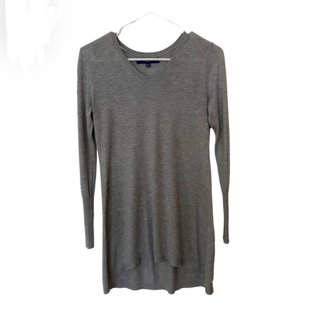 Apt. 9 Gray Tunic Sweater with V- Neck and Long Sleeves size Small